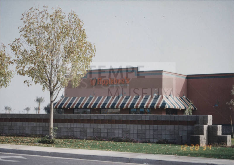 Applebee's Neighborhood Grill and Bar - 1655 West Elliot Road - Tempe, Arizona