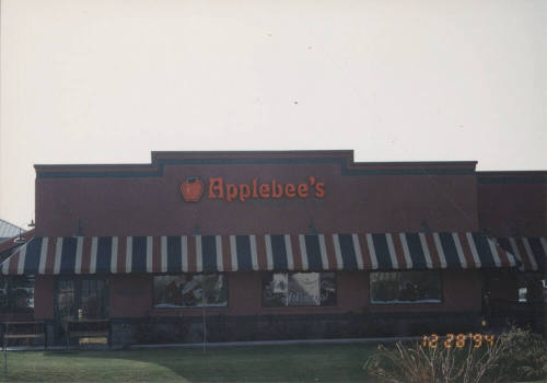Applebee's Neighborhood Grill and Bar - 1655 West Elliot Road - Tempe, Arizona