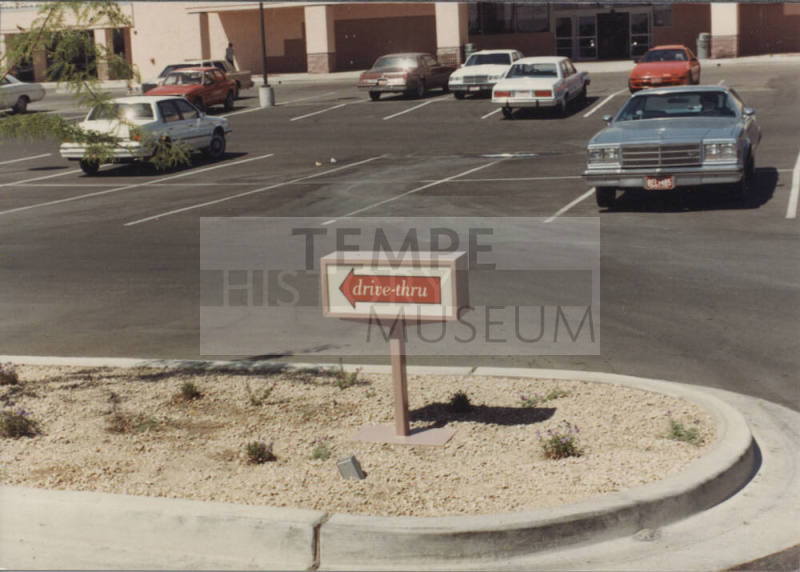 McDonald's Restaurant - 1740 East Elliot Road - Tempe, Arizona