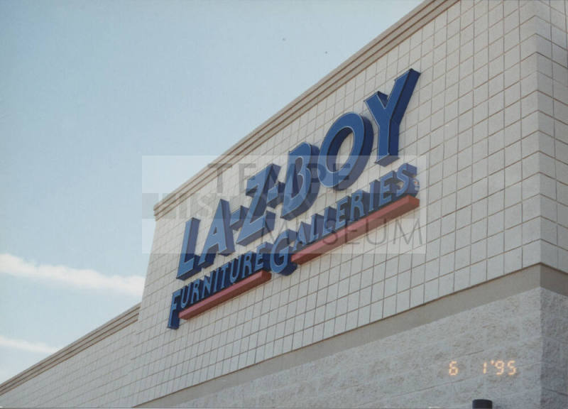 La-Z-Boy Furniture Galleries - 1800 West Elliot Road - Tempe, Arizona