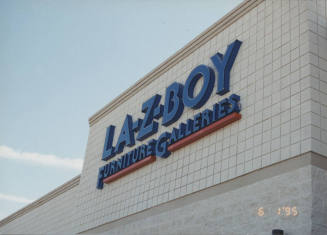 La-Z-Boy Furniture Galleries - 1800 West Elliot Road - Tempe, Arizona
