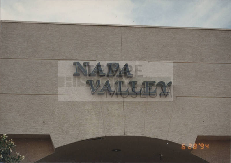 Napa Valley - 1805 East Elliot Road - Tempe, Arizona