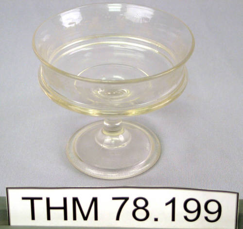 Glass jelly dish