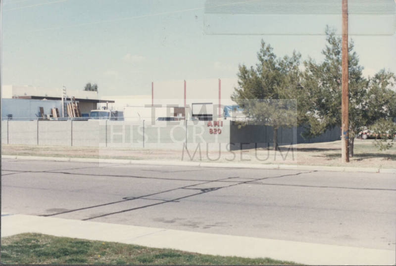 (AMI) - 820 West Fairmont Drive - Tempe, Arizona