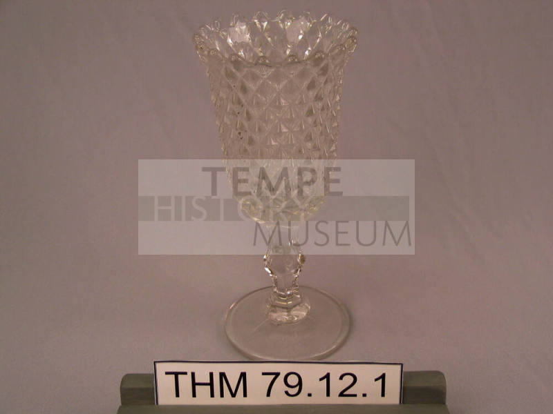 Sawtooth Celery Vase