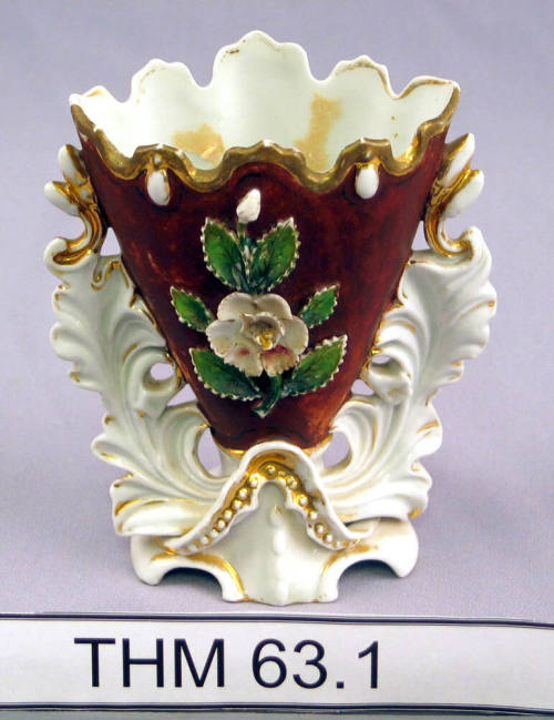 Small Cottage Victorian Vase