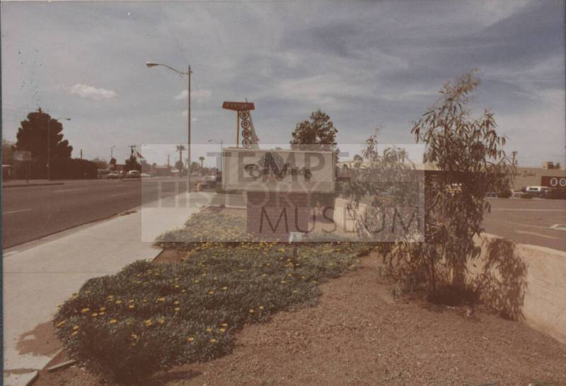 Butterfield's Food & Spirits Restaurant - 1112 East Apache Boulevard, Tempe, Ari