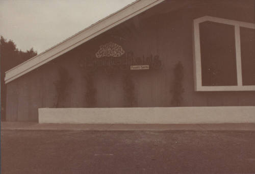 Butterfield's Food & Spirits Restaurant - 1112 East Apache Boulevard, Tempe, Ari