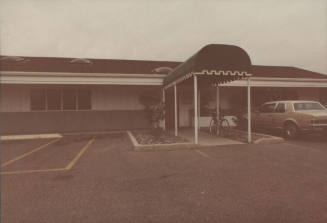 Butterfield's Food & Spirits Restaurant - 1112 East Apache Boulevard, Tempe, Ari