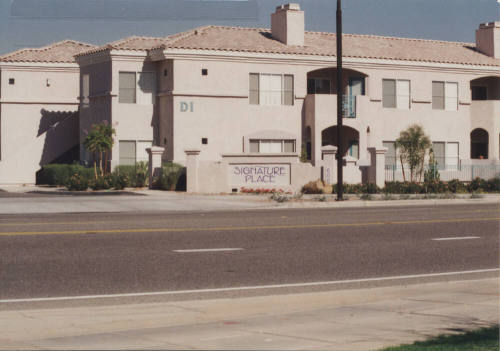 Signature Place - 600 West Grove Parkway - Tempe, Arizona