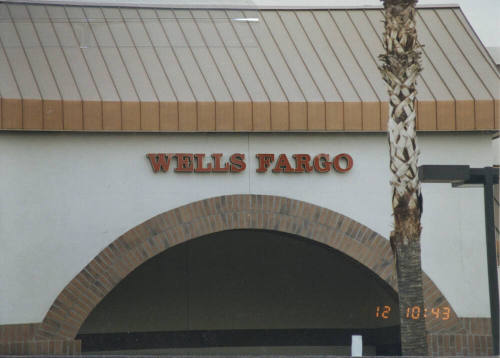 Wells Fargo Bank - 750 East Guadalupe Road - Tempe, Arizona