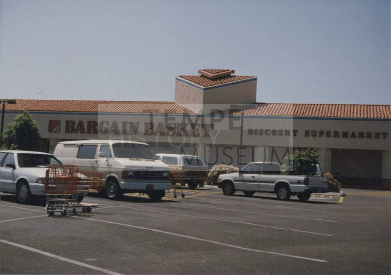 Bashas Bargain Basket - 805 East Guadalupe Road - Tempe, Arizona