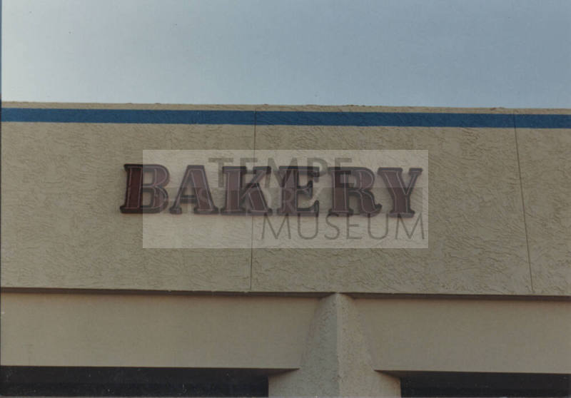 Bashas Grocery Store - 805 East Guadalupe Road - Tempe, Arizona