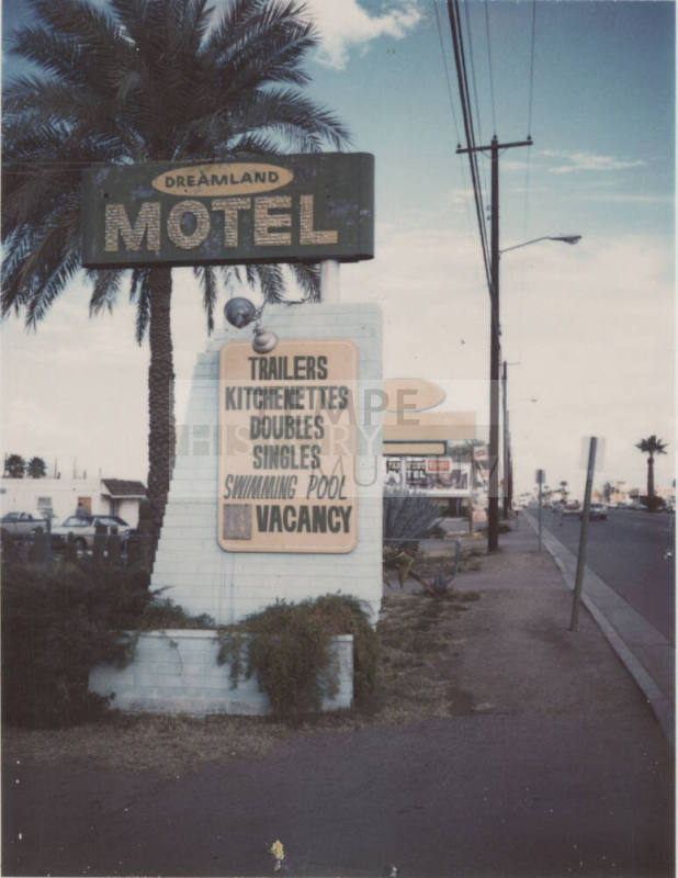 Dreamland Motel - 2042 East Apache Boulevard, Tempe, Arizona