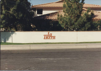 La Tierra Apartments - 1402 East Guadalupe Road - Tempe, Arizona