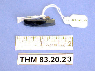 Bar pin with diamond facet