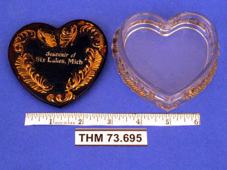 Heart Shaped Jewelry Souvenir Dish