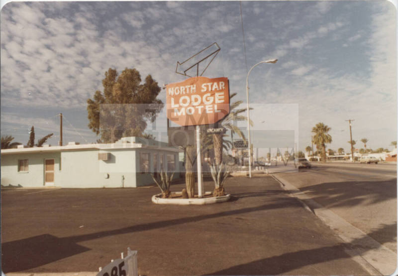 North Star Lodge Motel - 2085 East Apache Boulevard, Tempe, Arizona