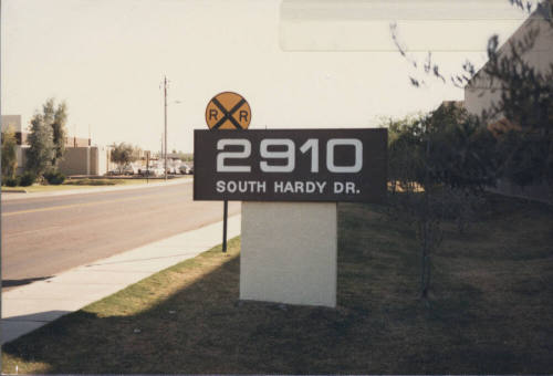 (Business Plaza) - 2910 South Hardy Drive - Tempe, Arizona
