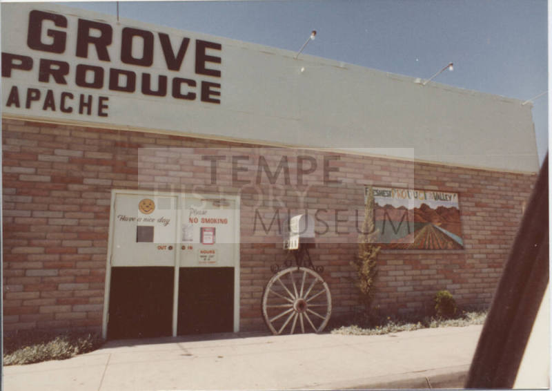 Green Grove Fruit Stand - 2111 East Apache Boulevard, Tempe, Arizona