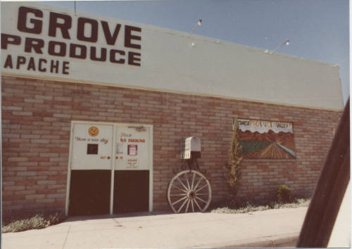 Green Grove Fruit Stand - 2111 East Apache Boulevard, Tempe, Arizona