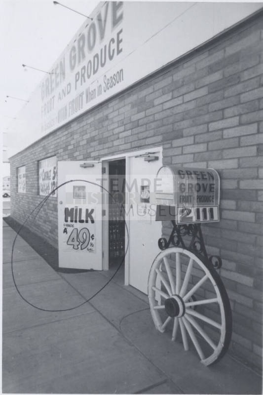 Green Grove Fruit Stand - 2111 East Apache Boulevard, Tempe, Arizona