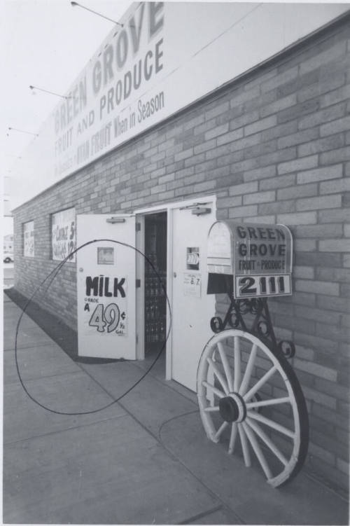 Green Grove Fruit Stand - 2111 East Apache Boulevard, Tempe, Arizona