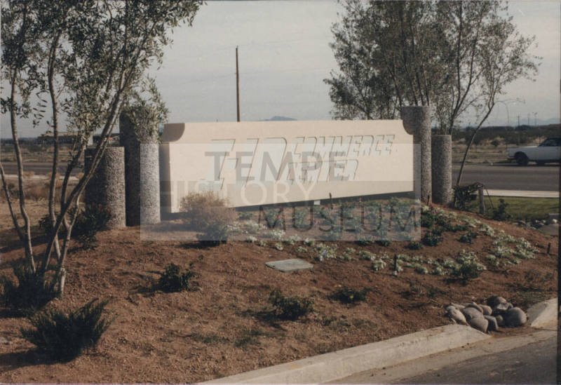 I - 10 Commerce Center - 7245 S. Harl Avenue, Tempe, Arizona