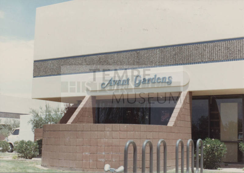 Avant Gardens - 5869 South Kyrene Road - Tempe, Arizona
