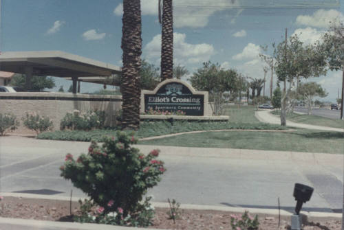 Elliot's Crossing Apartments - 7250 South Kyrene Road - Tempe, Arizona