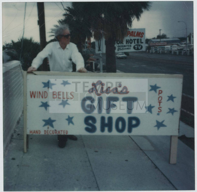 Lisa's Gift Shop - 2144 East Apache Boulevard, Tempe, Arizona