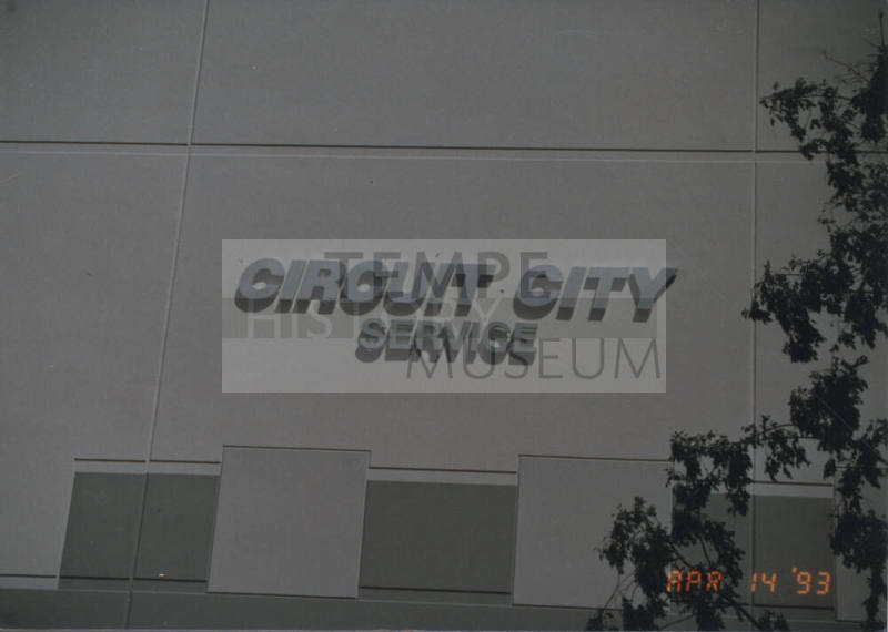 Circuit City - 7255 South Kyrene Road - Tempe, Arizona