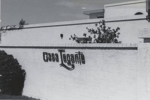 Casa Legante - 930 East Laguna Drive - Tempe, Arizona