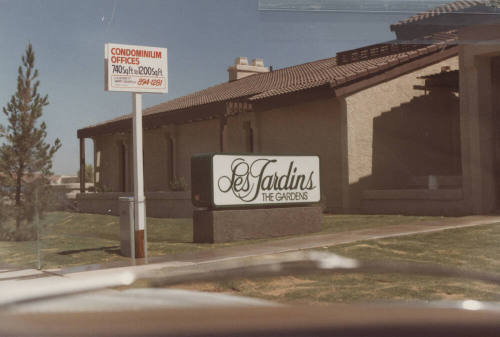 Les Jardins The Gardens - 4645 South Lakeshore Drive - Tempe, Arizona