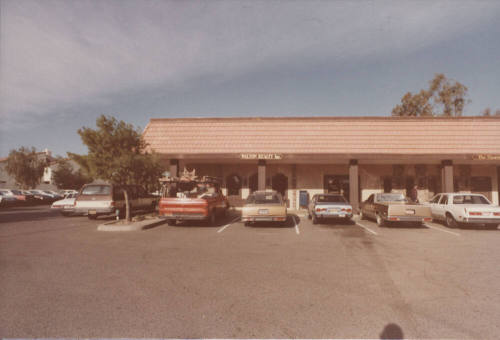 Walton Realty Inc. - 5450 South Lakeshore Drive - Tempe, Arizona