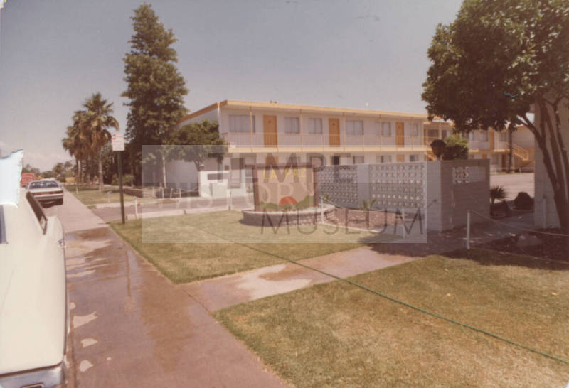 La Paz Apartments - 1011 East Lemon Street - Tempe, Arizona