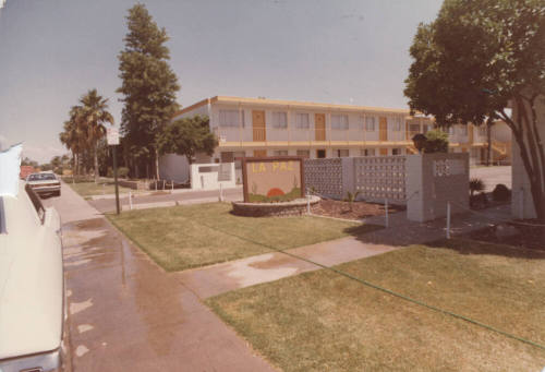 La Paz Apartments - 1011 East Lemon Street - Tempe, Arizona