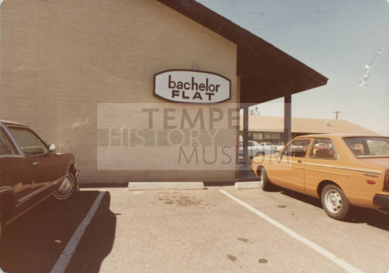 Bachelor Flat - 1035 East Lemon Street - Tempe, Arizona