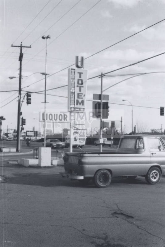 U Totem Markets of Arizona - 2196 East Apache Boulevard, Tempe, Arizona