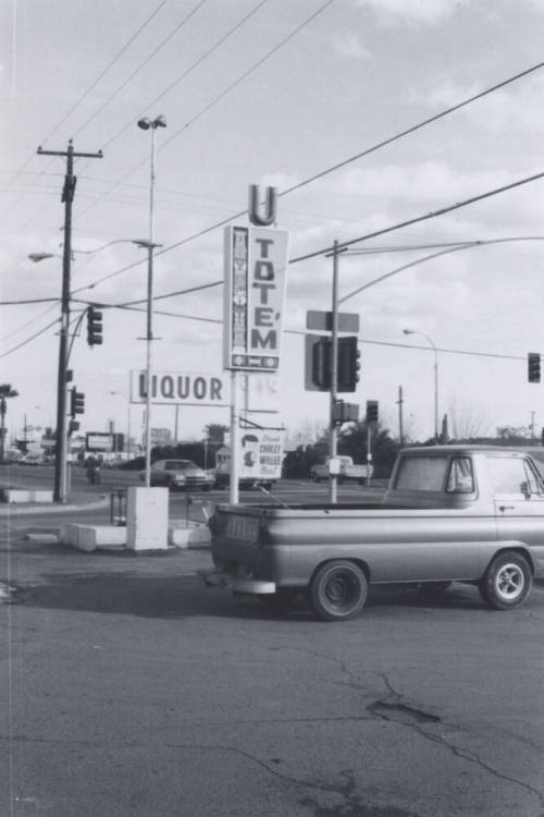 U Totem Markets of Arizona - 2196 East Apache Boulevard, Tempe, Arizona
