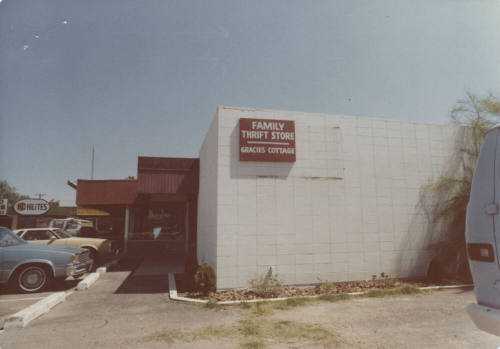 Gracie's Cottage - 2202 East Apache Boulevard, Tempe, Arizona