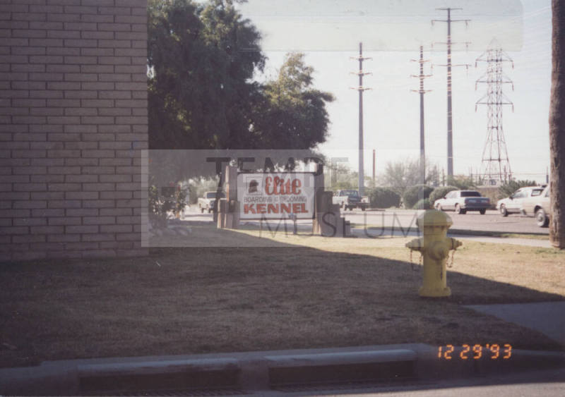 Elite Boarding and Grooming Kennel - 301 South McClintock Drive - Tempe, Arizona