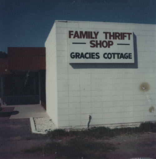 Gracie's Cottage - 2202 East Apache Boulevard, Tempe, Arizona