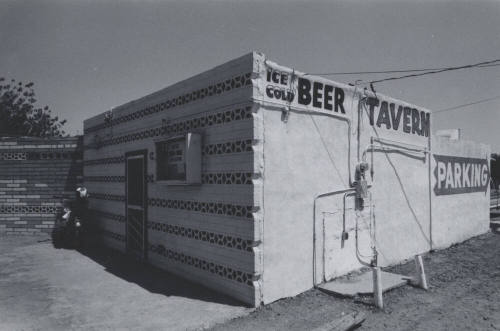 Quart House Pub - 2209 East Apache Boulevard, Tempe, Arizona
