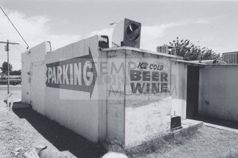 Quart House Pub - 2209 East Apache Boulevard, Tempe, Arizona