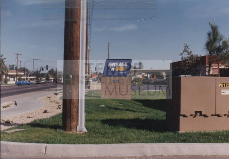 Grease 'N Go Center - 1355 South McClintock Drive - Tempe, Arizona