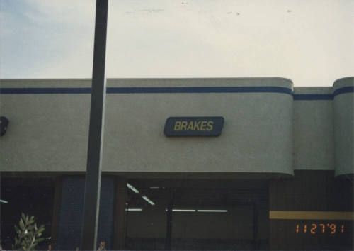 Grease 'N Go Center - 1355 South McClintock Drive - Tempe, Arizona