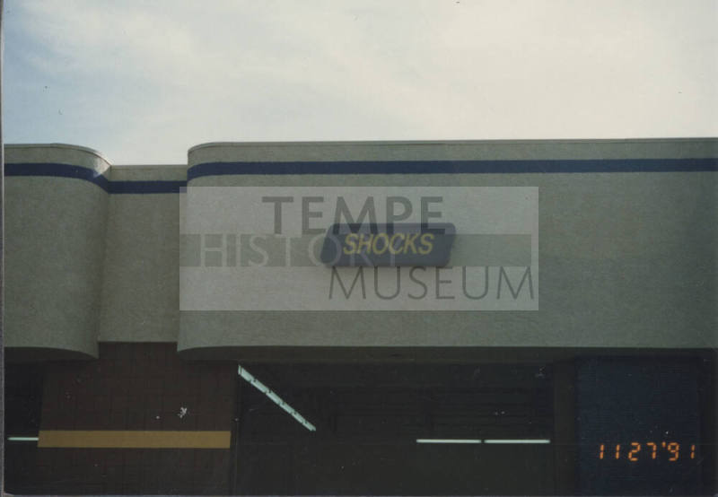 Grease 'N Go Center - 1355 South McClintock Drive - Tempe, Arizona