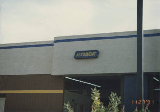 Grease 'N Go Center - 1355 South McClintock Drive - Tempe, Arizona