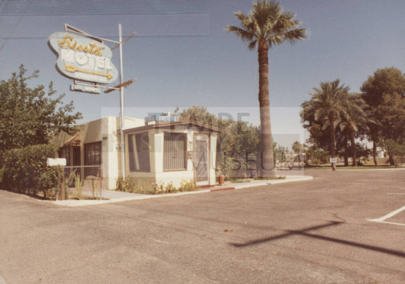 Siesta Motel - 2232 East Apache Boulevard, Tempe, Arizona